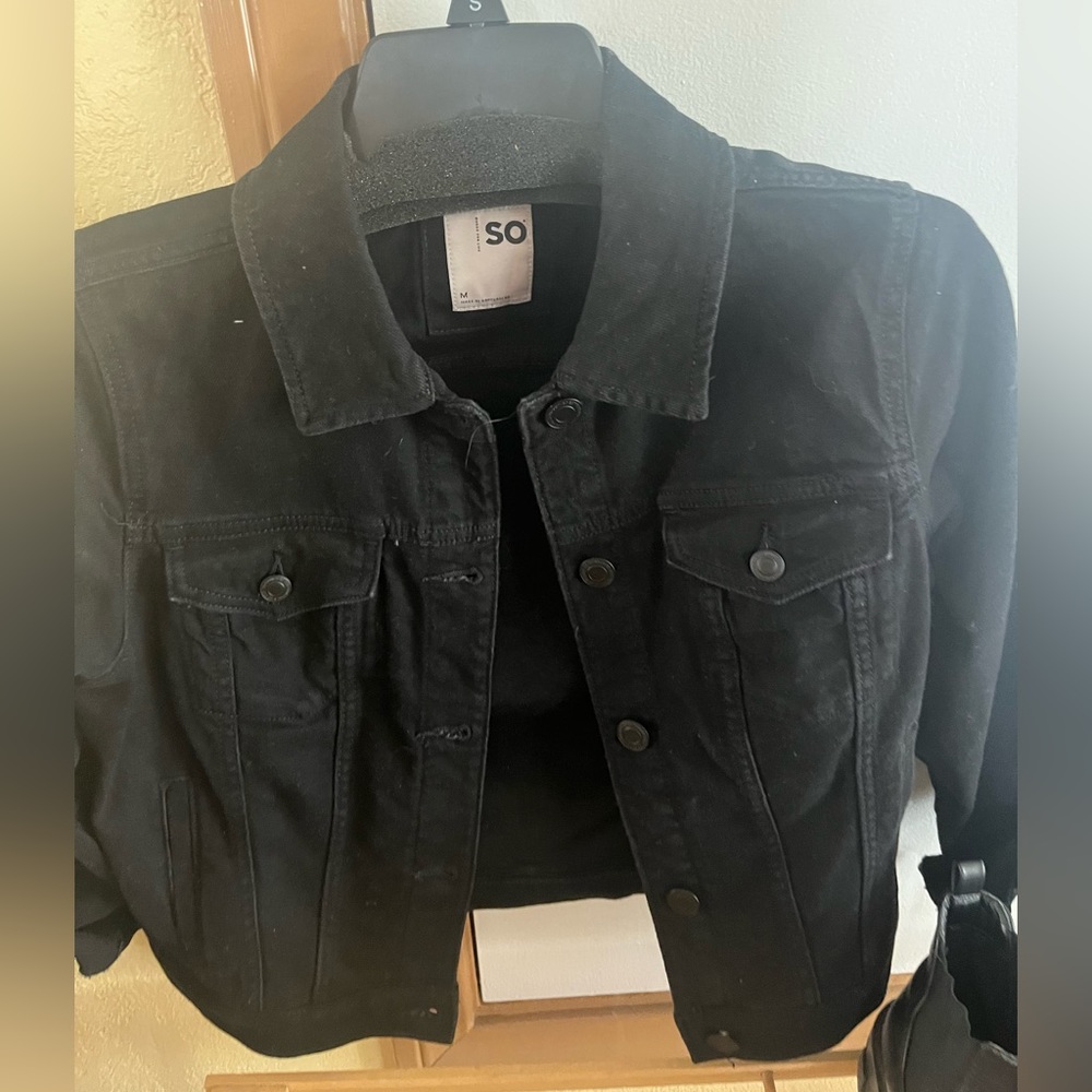 Jacket - Picture 3 of 4